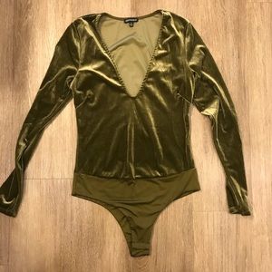 NWOT green velvet long sleeved bodysuit